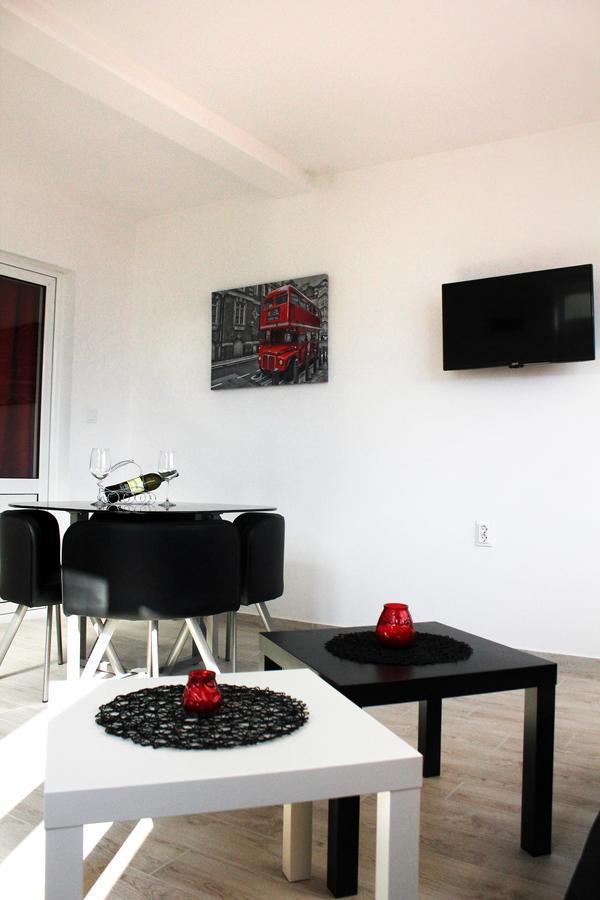 Jk Apartmani Херцег-Нови Экстерьер фото